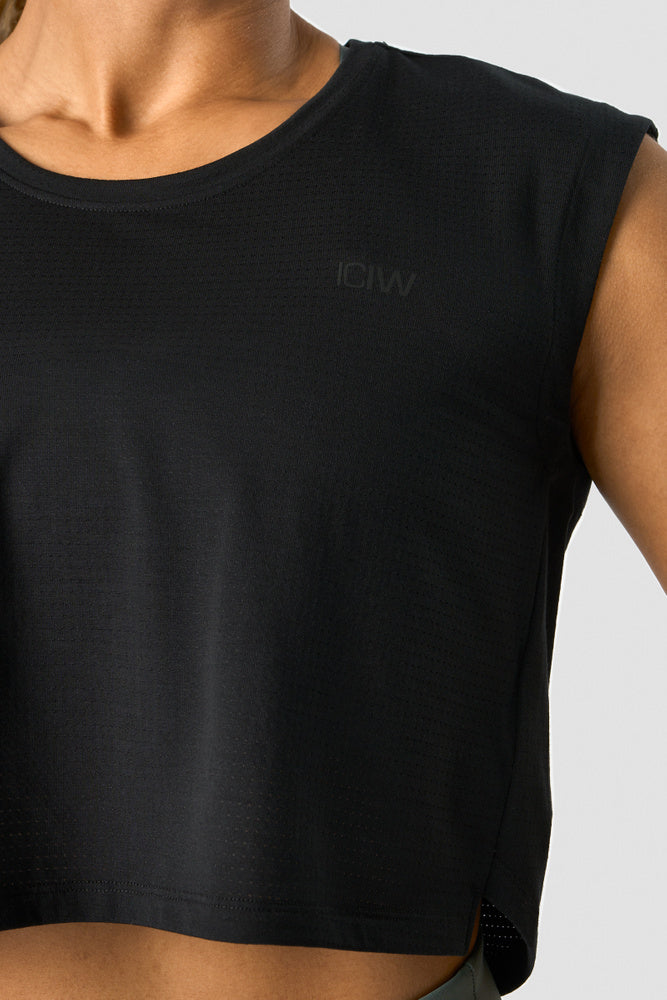 ICIW Stride Cropped Tank Wmn Black