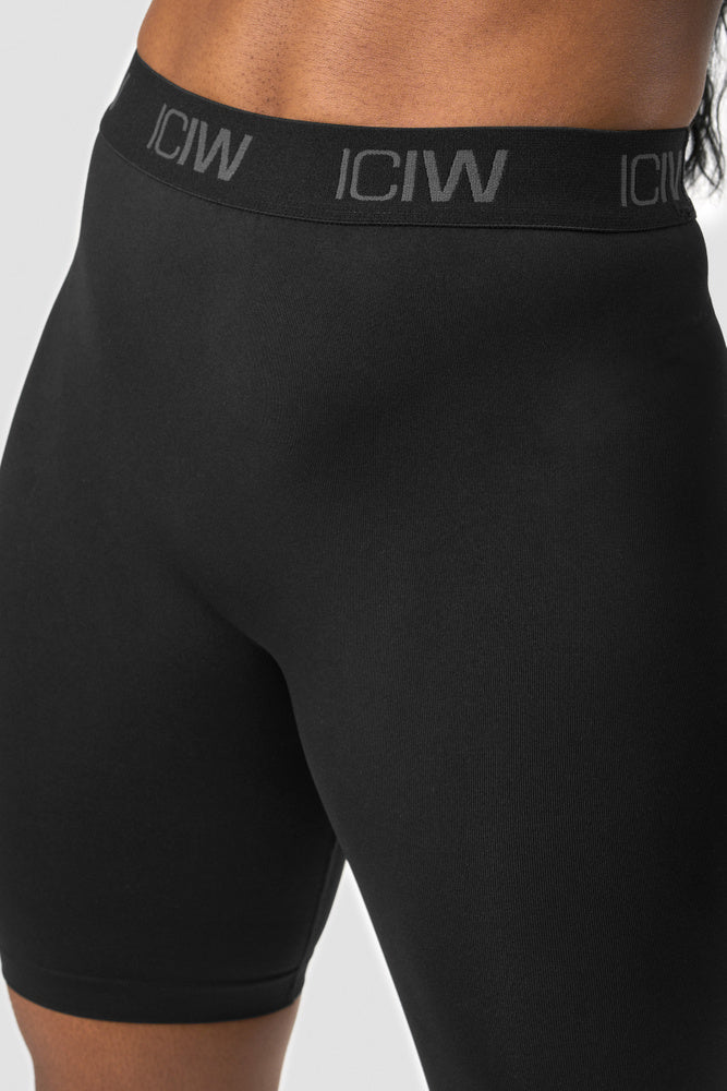 ICIW Define Seamless Logo Biker Shorts Black