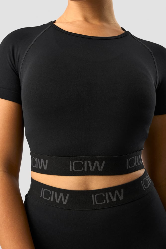 ICIW Define Seamless Logo T-shirt Crop Top Black