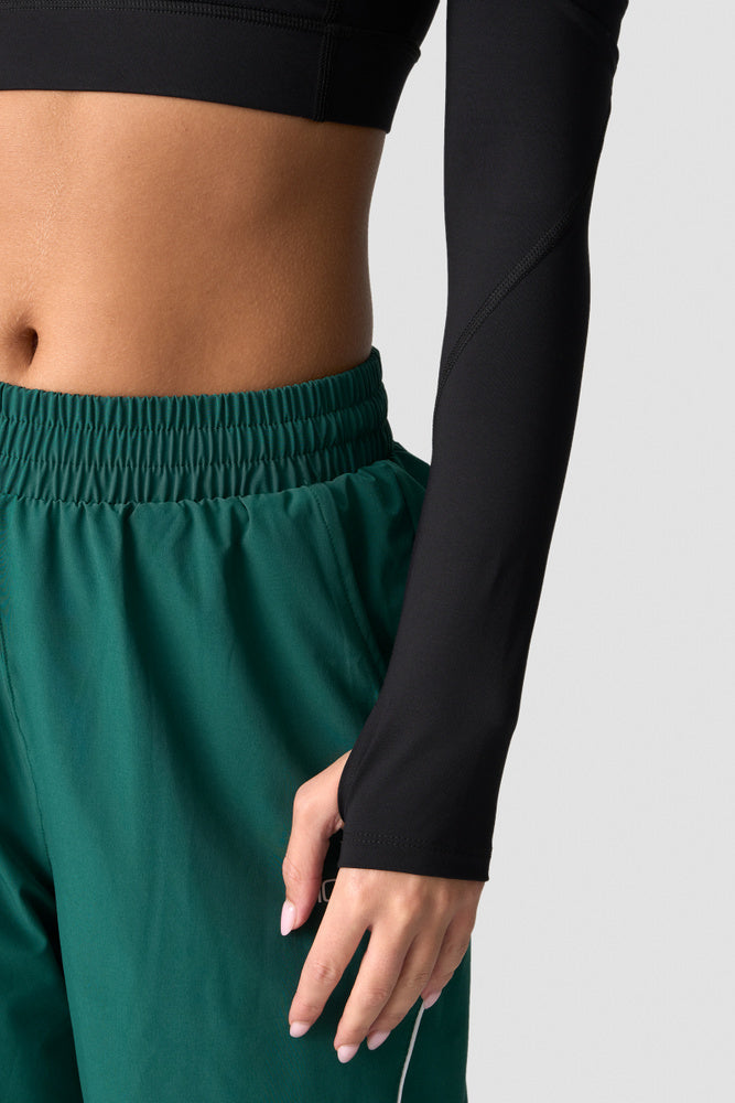 ICIW Contrast Cropped Long Sleeve Black