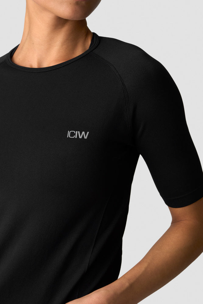 ICIW Define Seamless Mid Sleeve T-shirt Black
