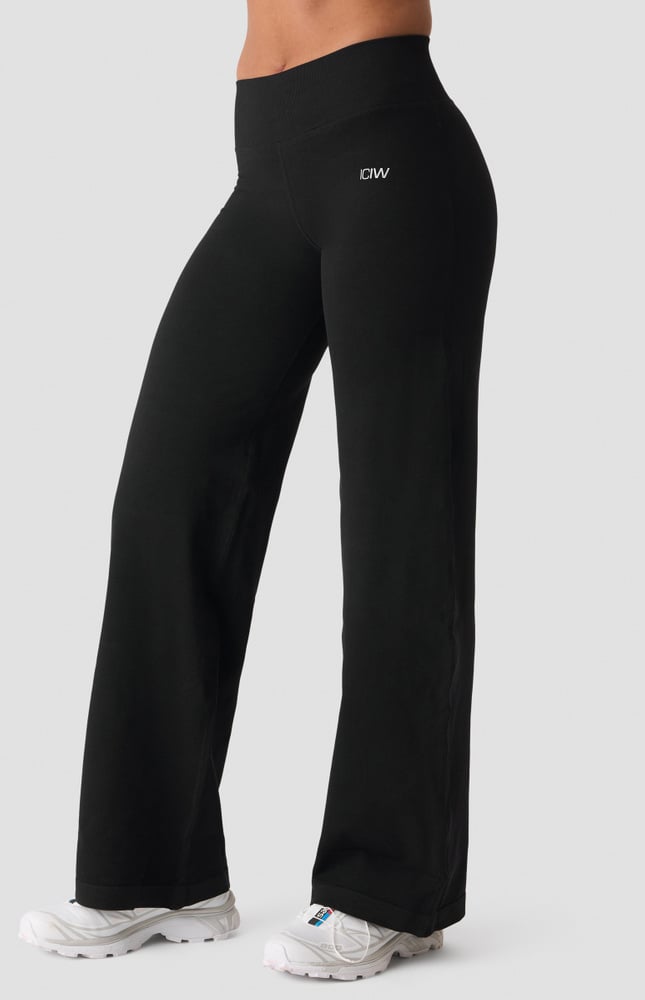 ICIW Smooth Seamless Straight Pants Black