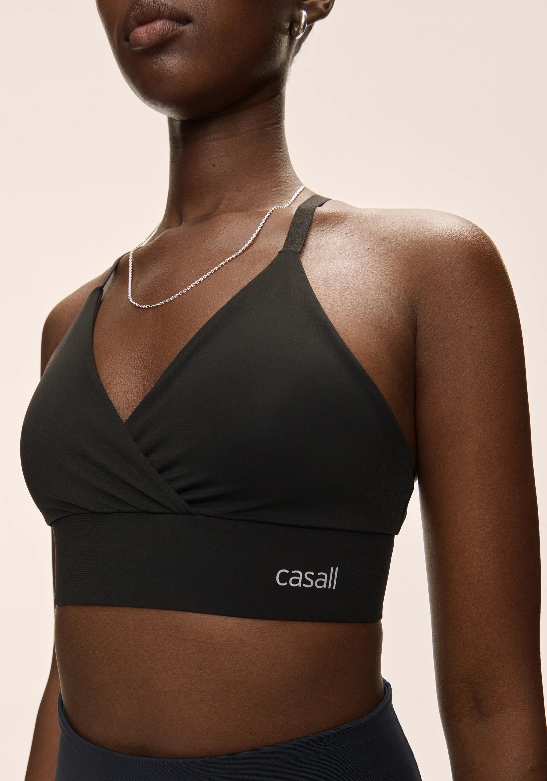 Casall Träningspaket Kvinna – Sport-BH, Tights, Linne & Keps