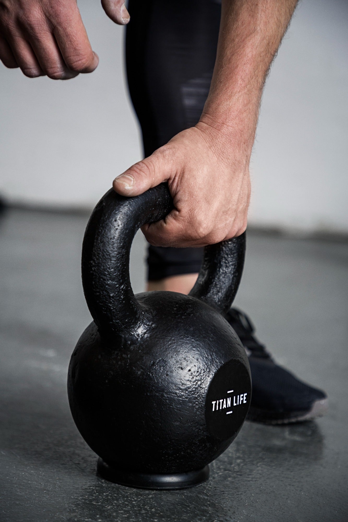 TITAN LIFE PRO Kettlebell 12 Kg Svart