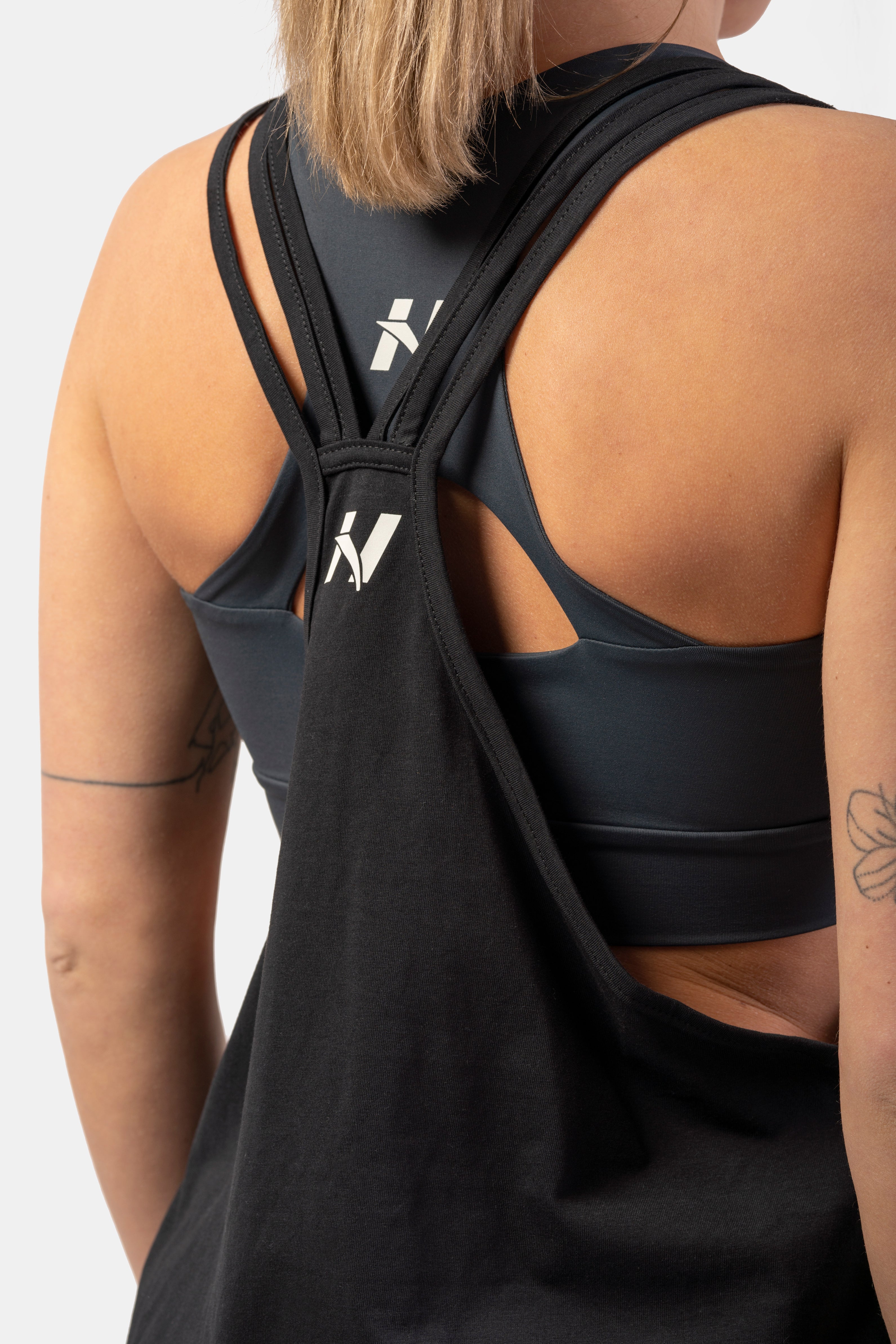 NEBBIA Sleeveless Loose Cross Back Tank Top "Feeling Good", black NEBBIA