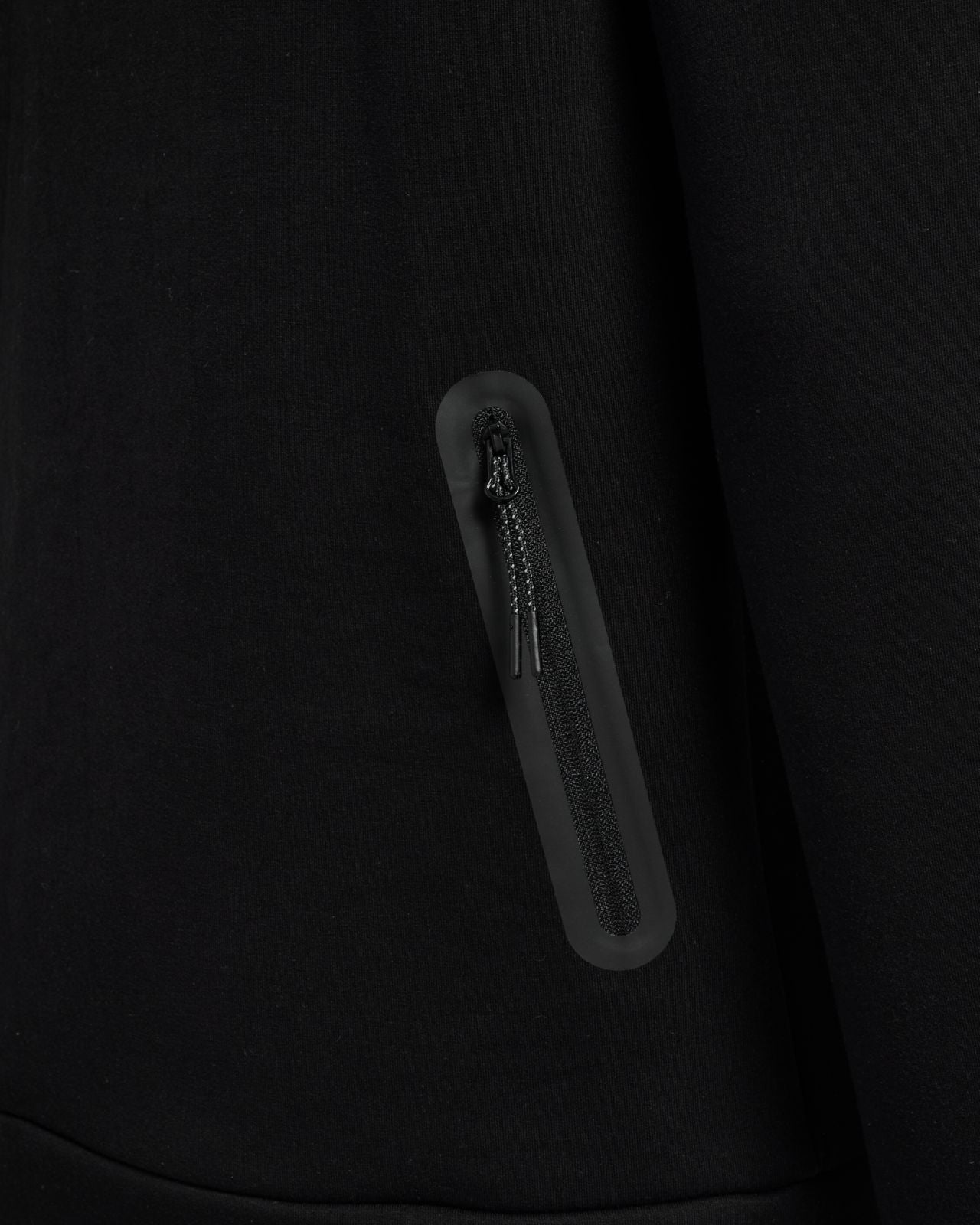 hmlTECH FLEECE REGULAR ZIP HOODIE Svart