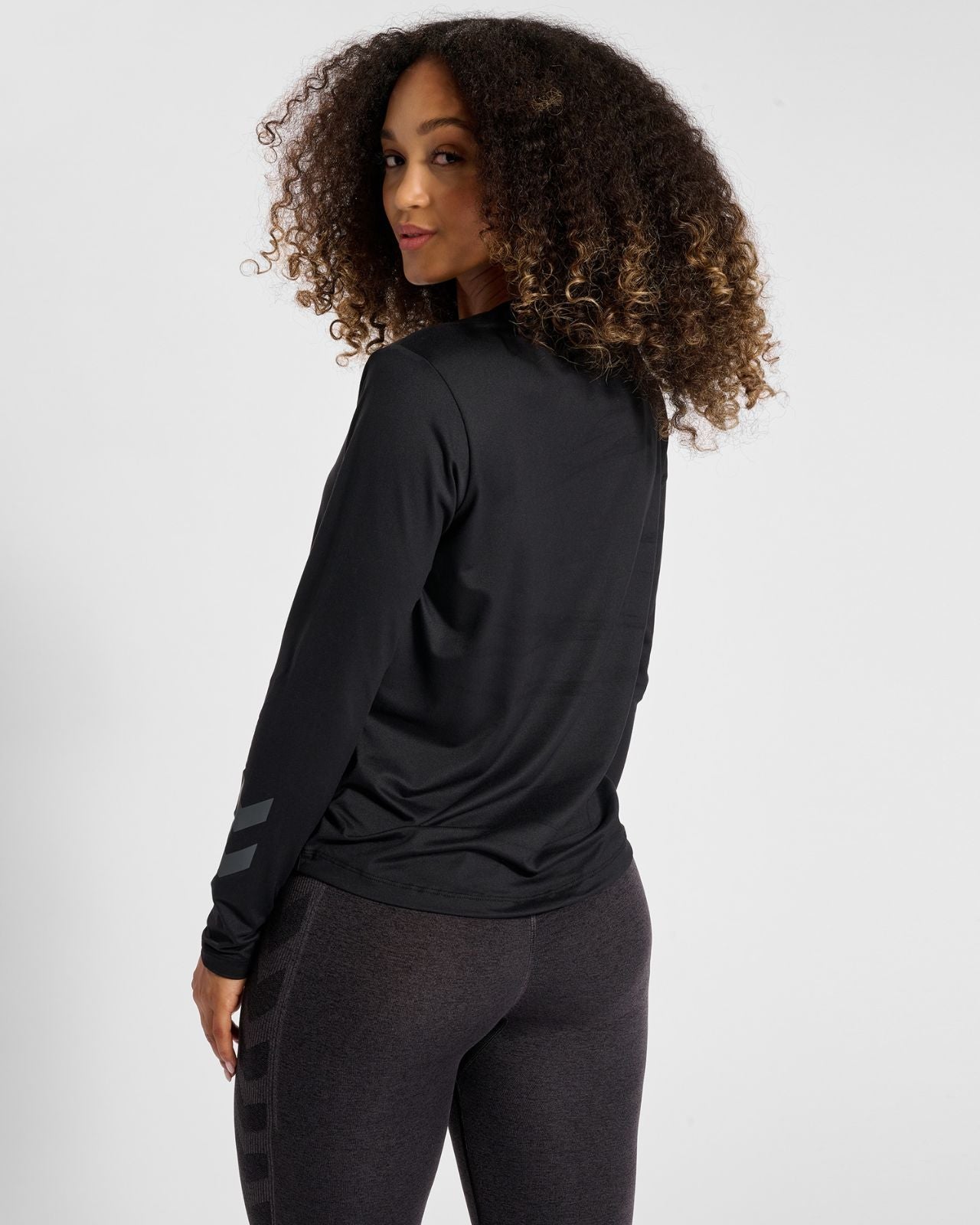 hmlMT TAYLOR T-SHIRT L/S Svart