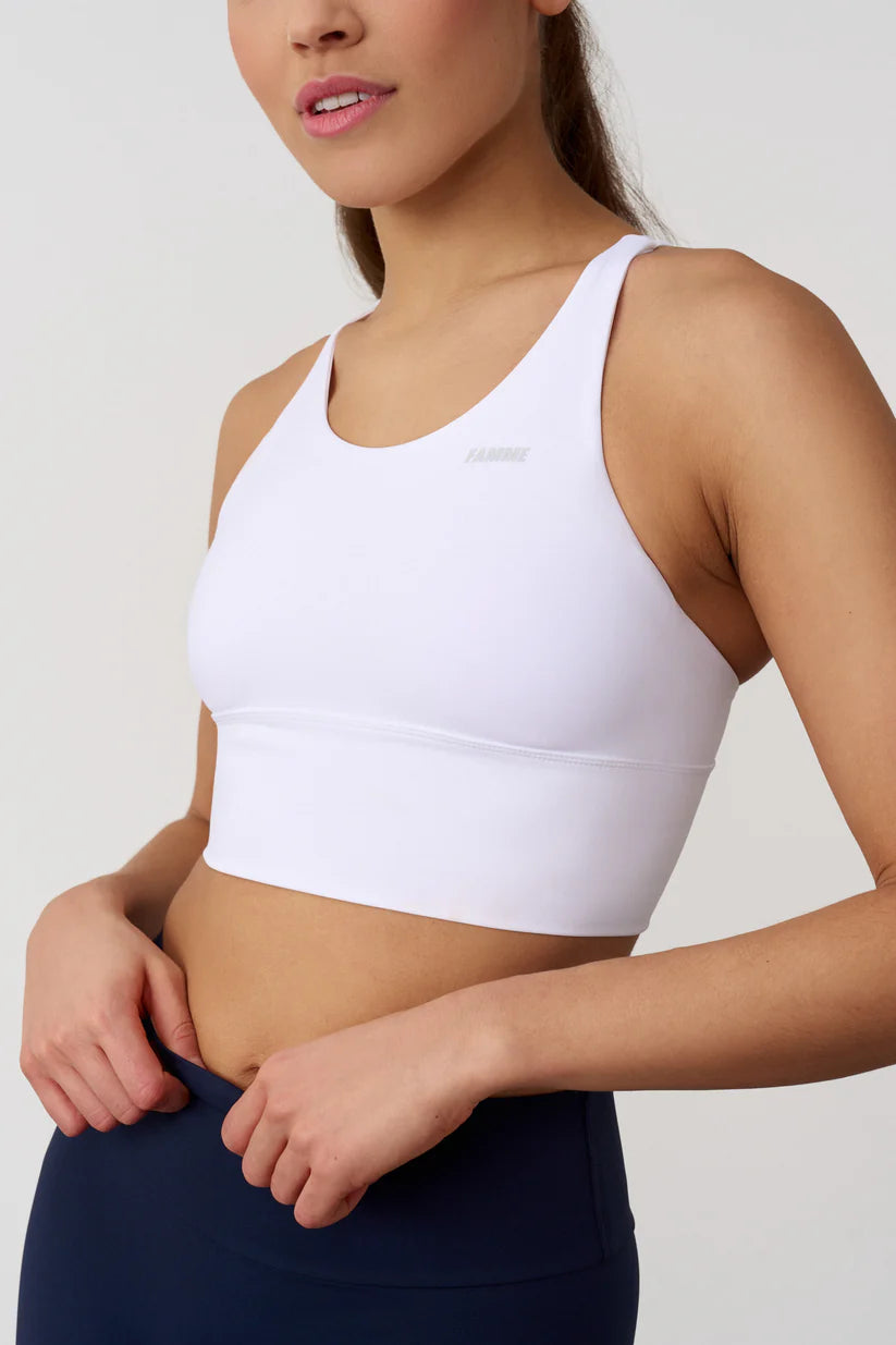 FAMME Signature Extended Sports Bra Vit – Sport-bh