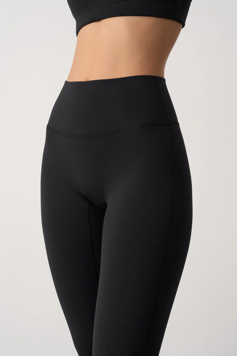 FAMME Softy Flared Pants Svart – Utsvängda