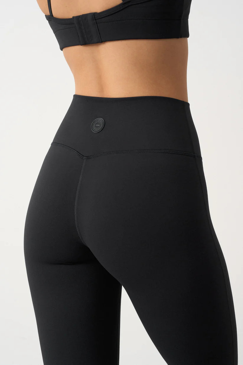 FAMME Softy Flared Pants Svart – Utsvängda