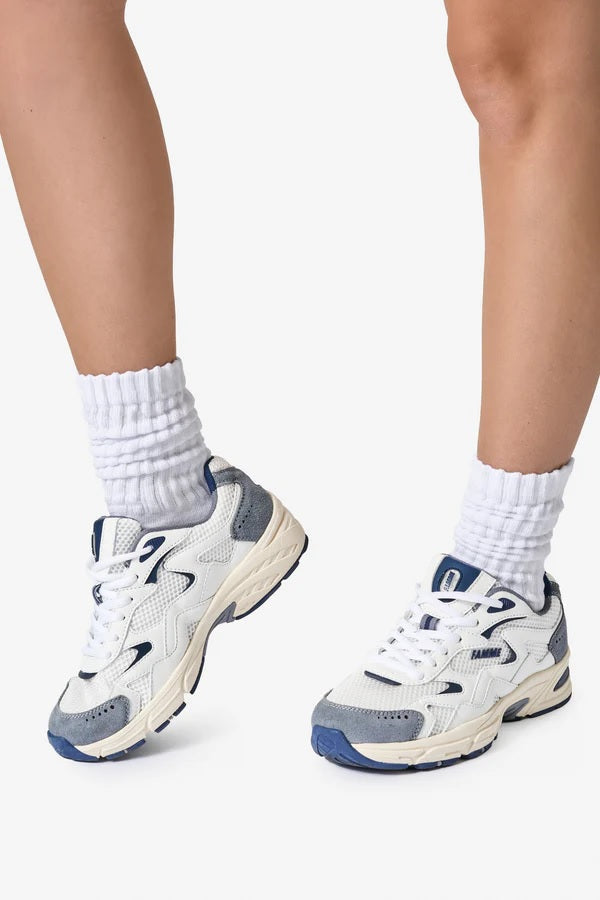 FAMME Slouchy Socks Vit – Lifestyle-strumpor FAMME