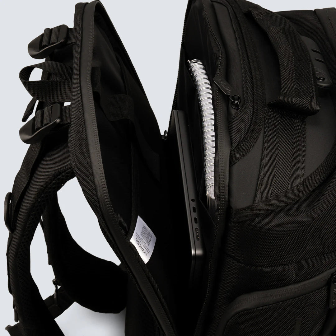 Picsil Maverick Backpack 40L Black träningsryggsäck