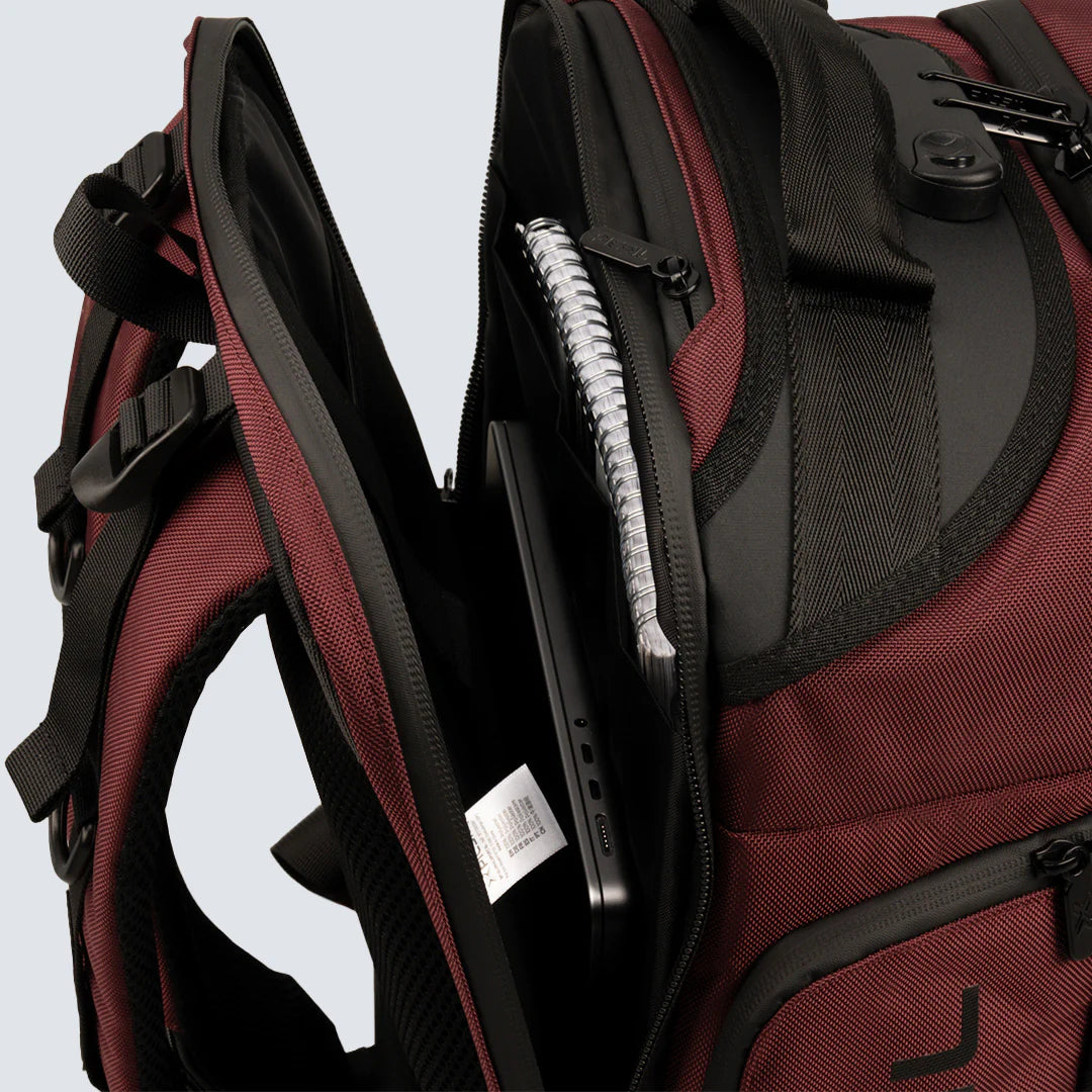 Picsil Maverick Backpack 40L Burgundy fack och organisation