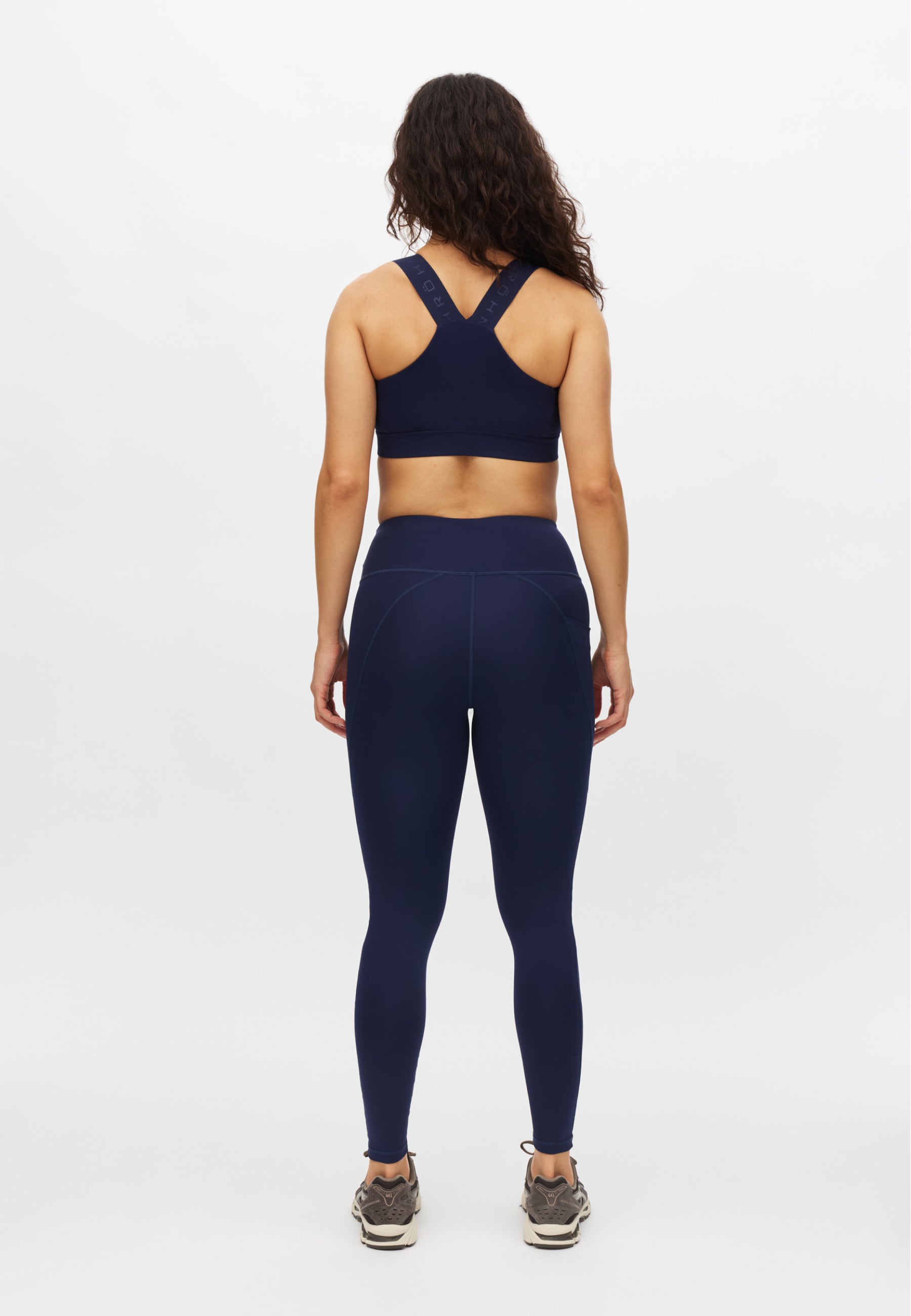 Röhnisch Flattering High Waist Tights Indigo – bakvy på modell