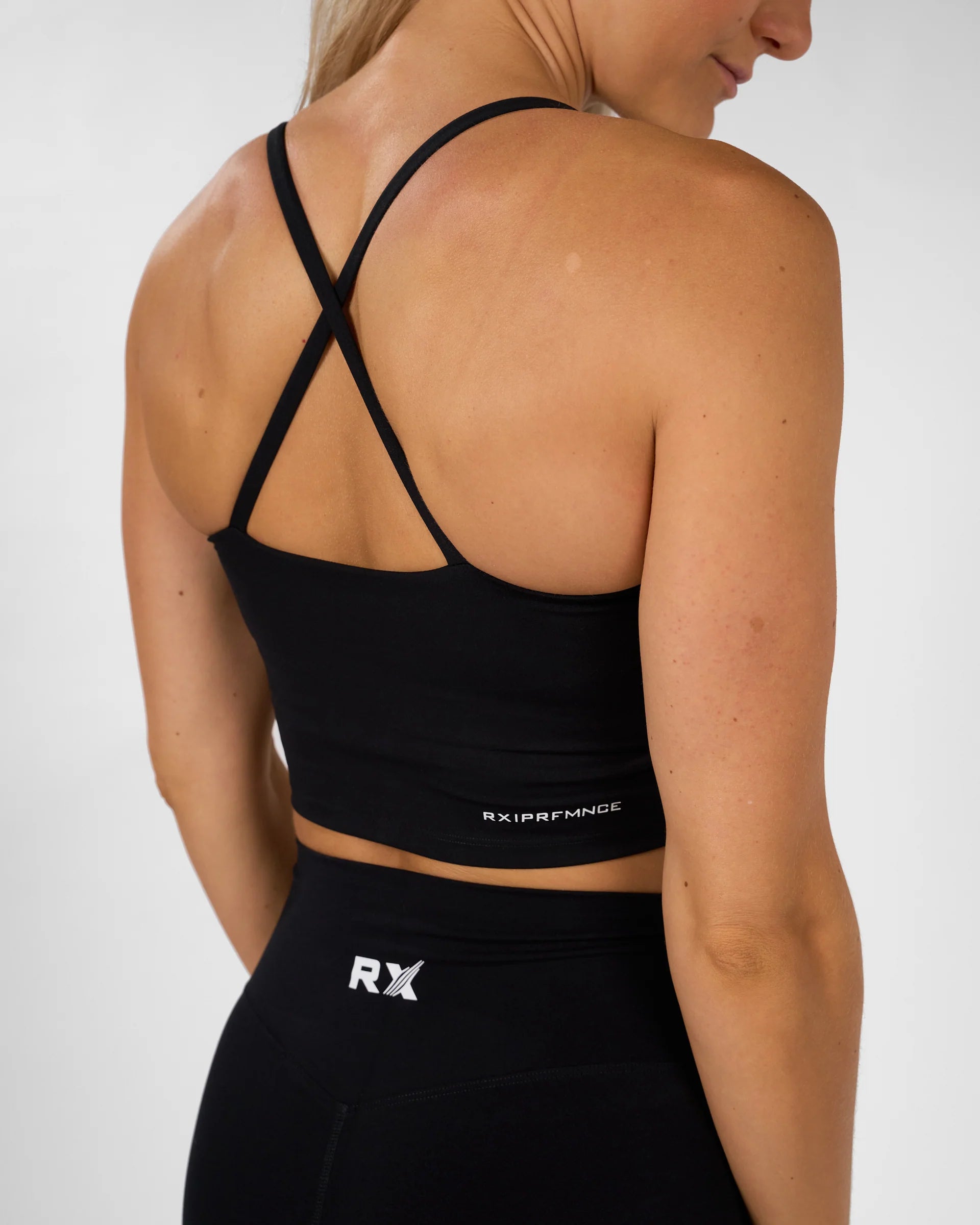 RX Performance Isabel Crop Top Black ryggdesign