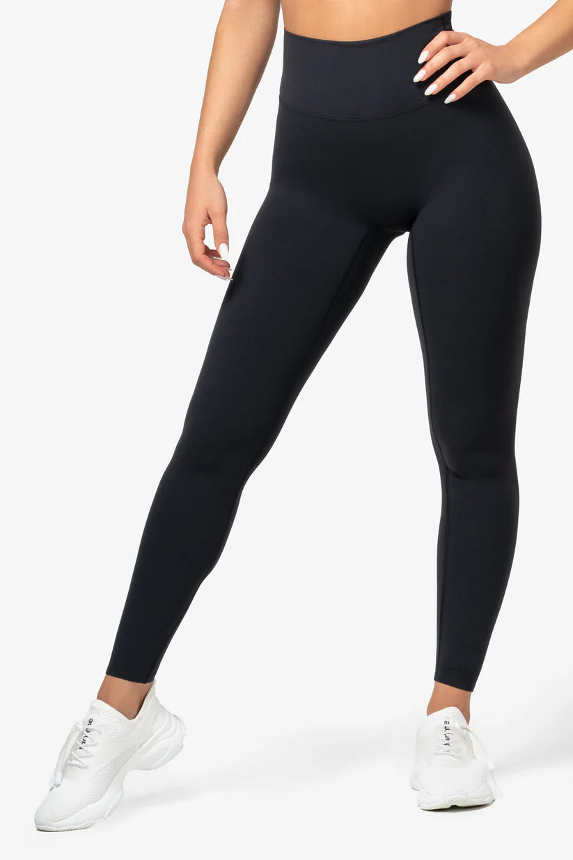 FAMME Softy Tights Svart – Mjuka Träningstights