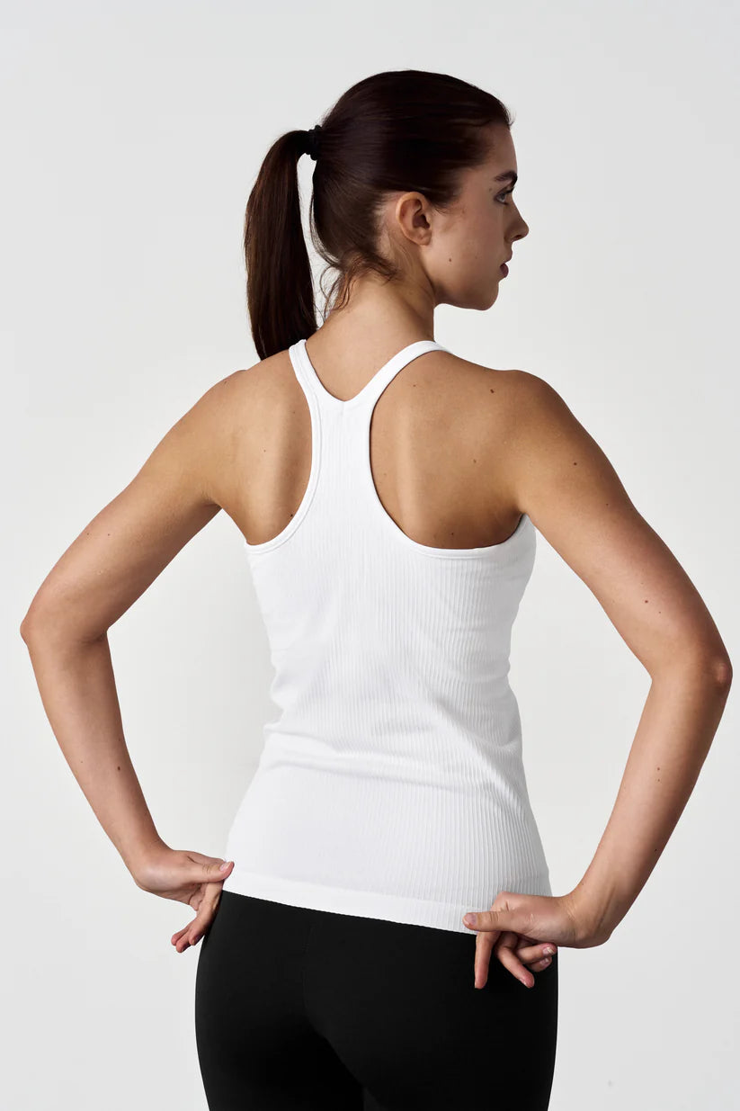 FAMME Perform Tank Top Vit