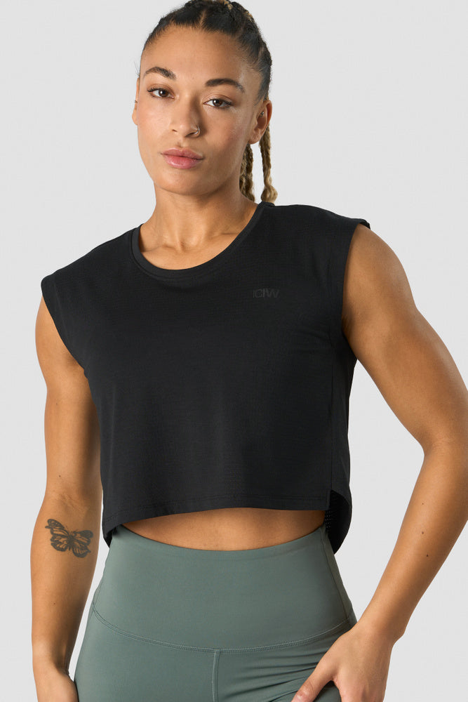 ICIW Stride Cropped Tank Wmn Black