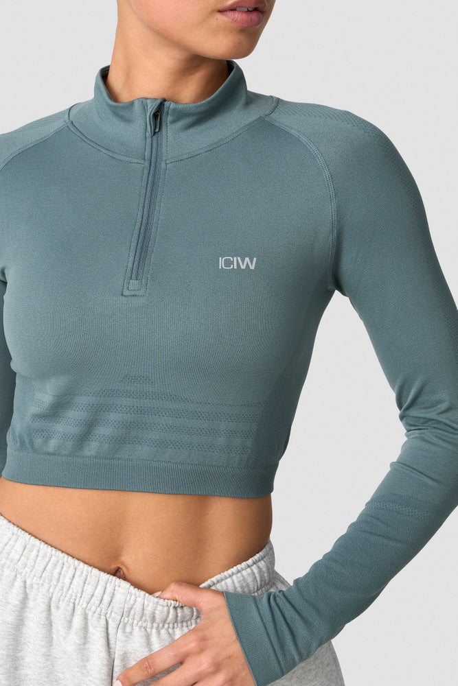 ICIW Define Cropped 1/4 Zip Jungle Green