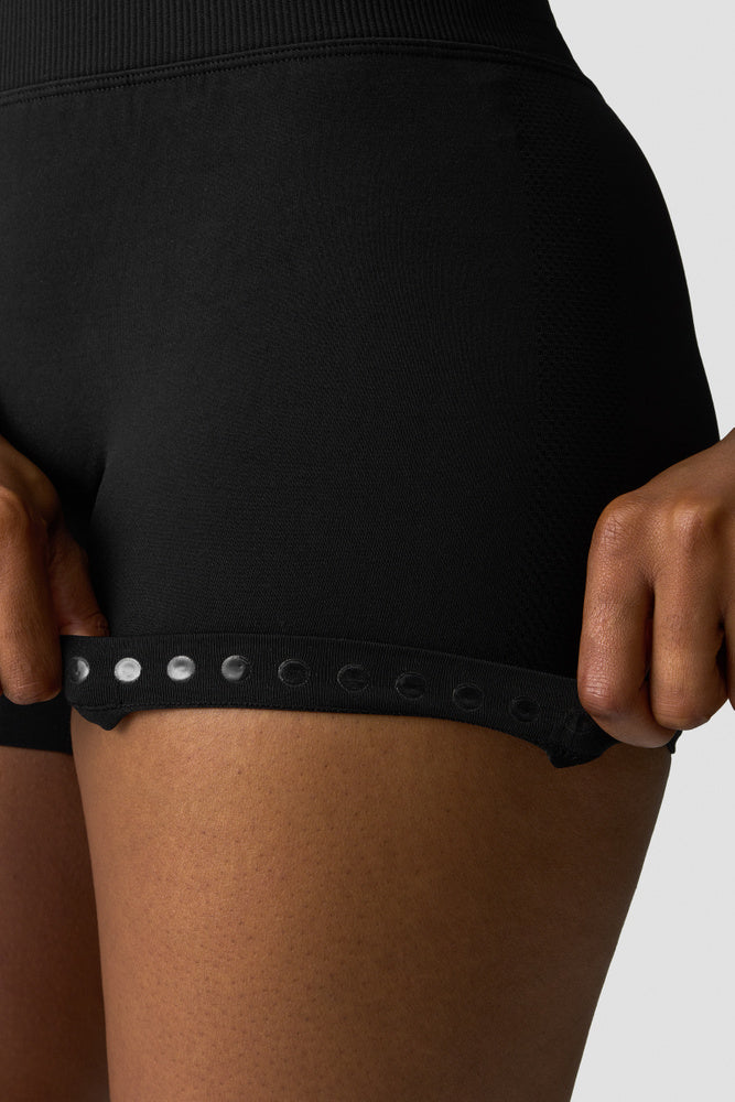 ICIW Define Seamless V-Shape Shorts Black