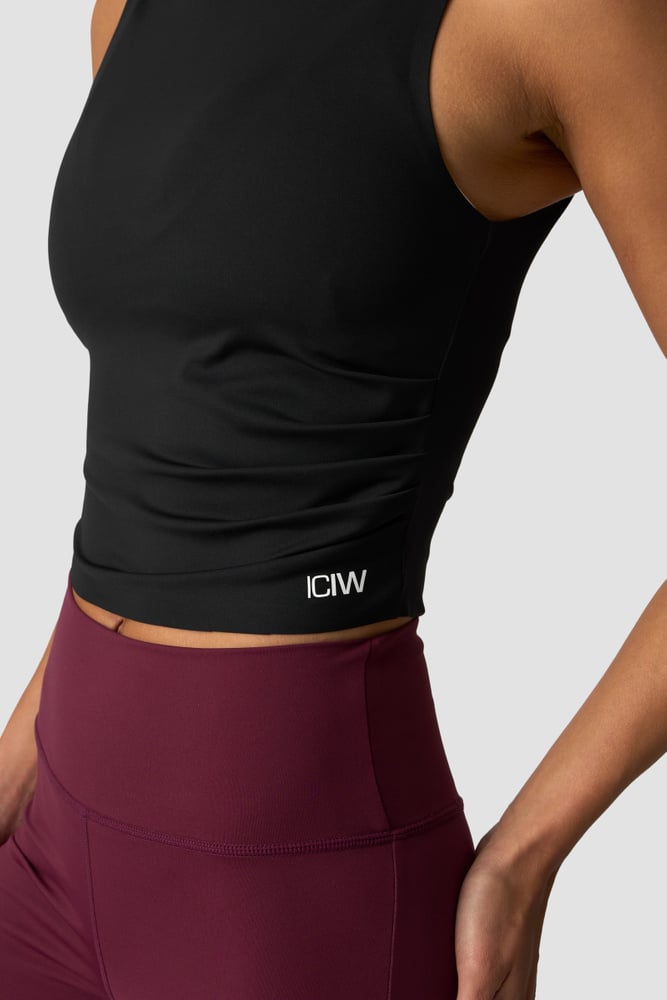 ICIW Nimble Cropped Tank Top Black