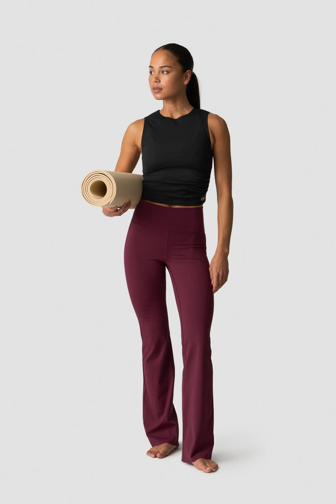ICIW Nimble Cropped Tank Top Black
