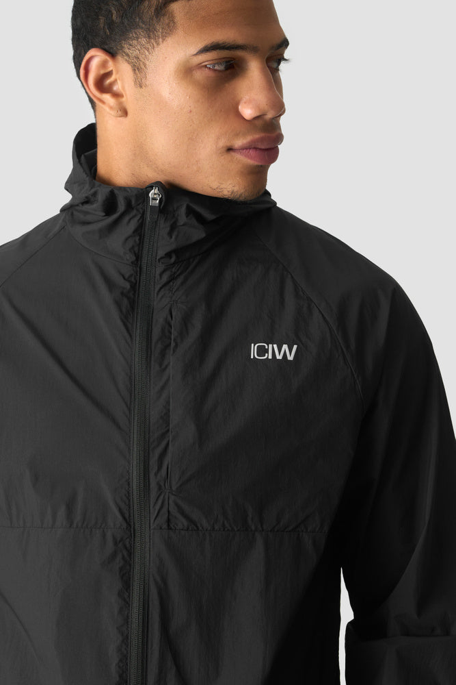 ICIW Essential Wind Jacket Black