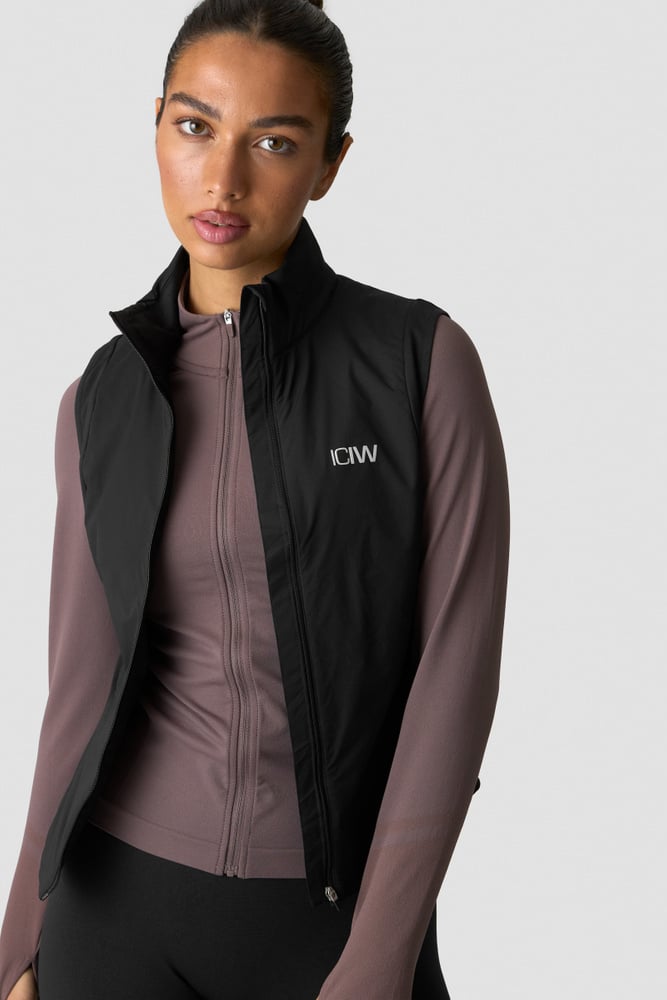 ICIW Essential Insulated Vest Black