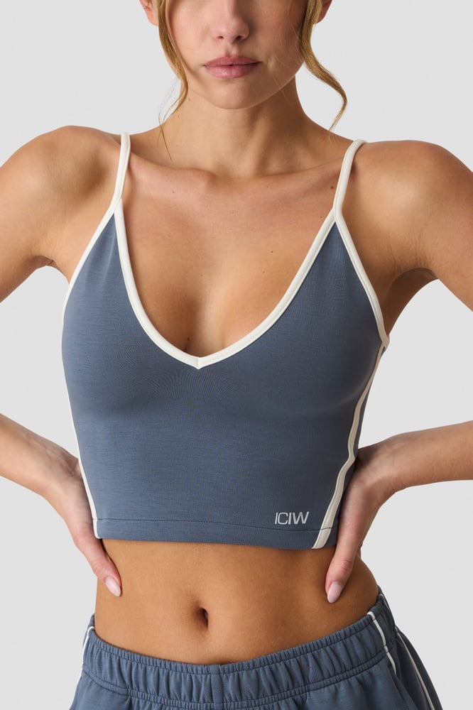 ICIW Contrast V-neck Top Misty Blue