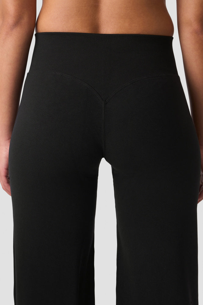 ICIW Smooth Seamless Straight Pants Black
