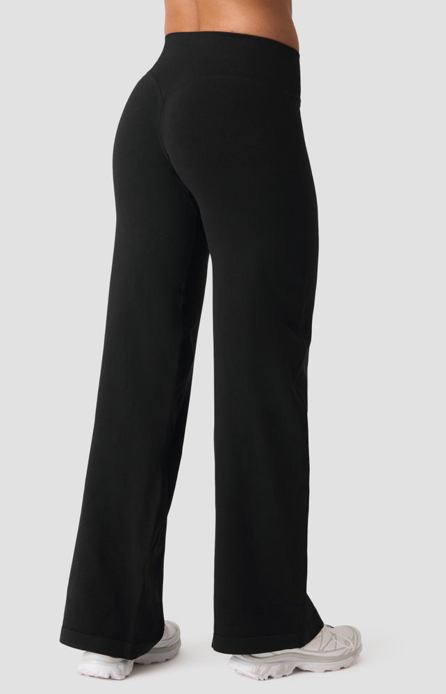 ICIW Smooth Seamless Straight Pants Black