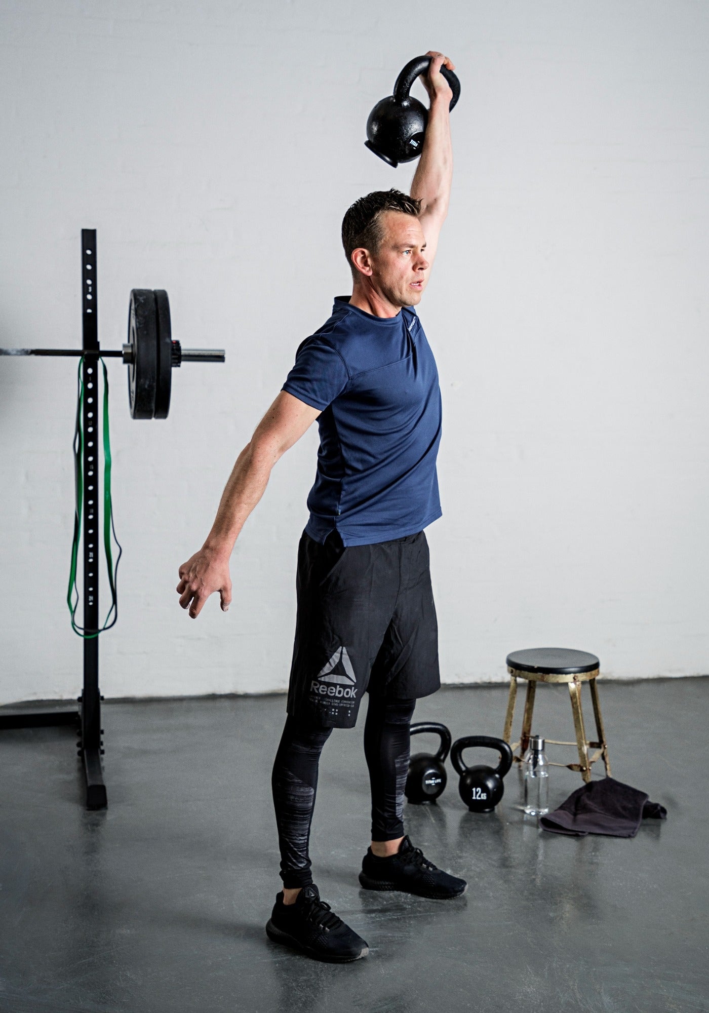 TITAN LIFE PRO Kettlebell 16 Kg Svart