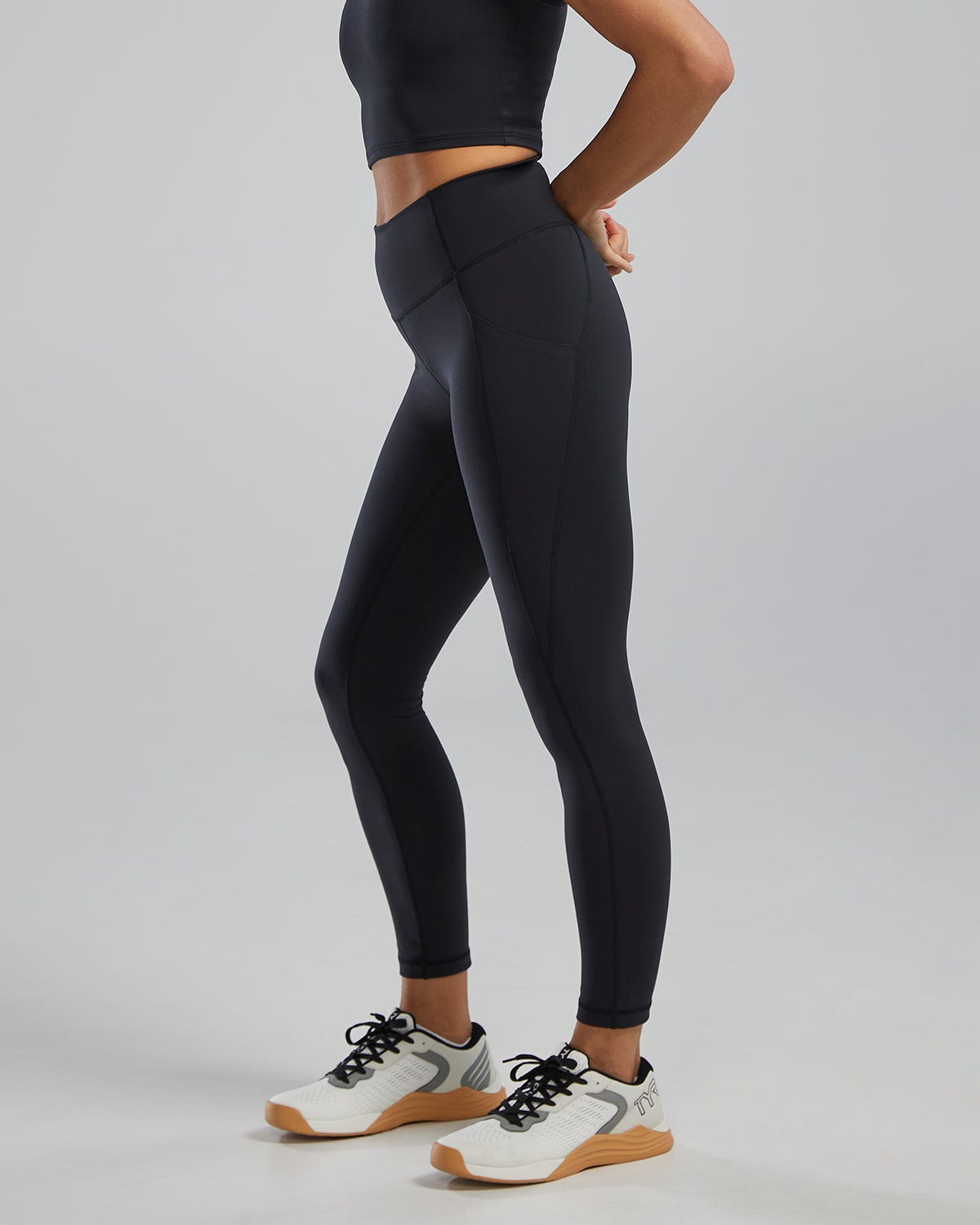 Tyr Women's Joule Elite High-Rise 25" Pocket Leggings Svart