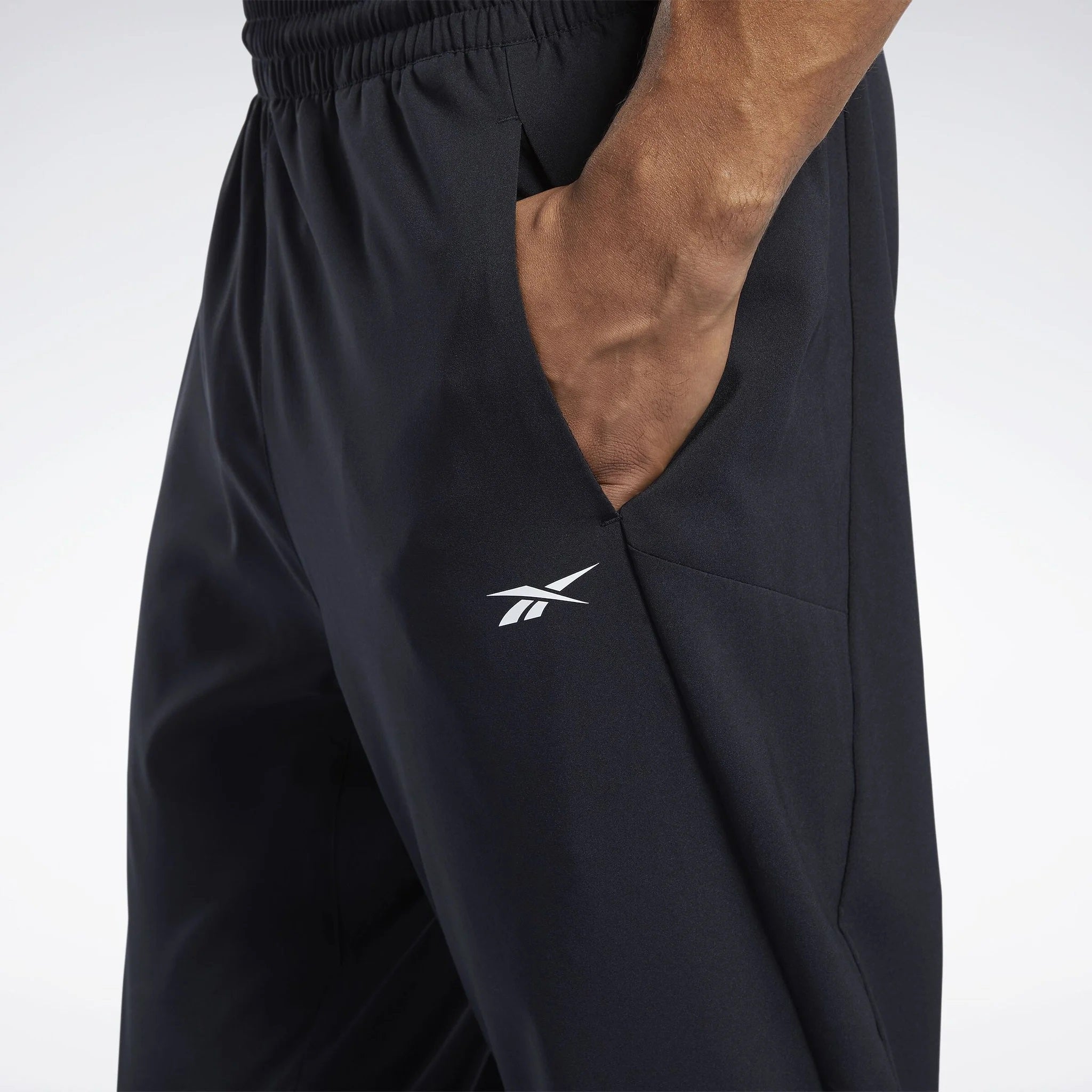 Reebok ID Train Woven Pant Svart, träningsbyxor