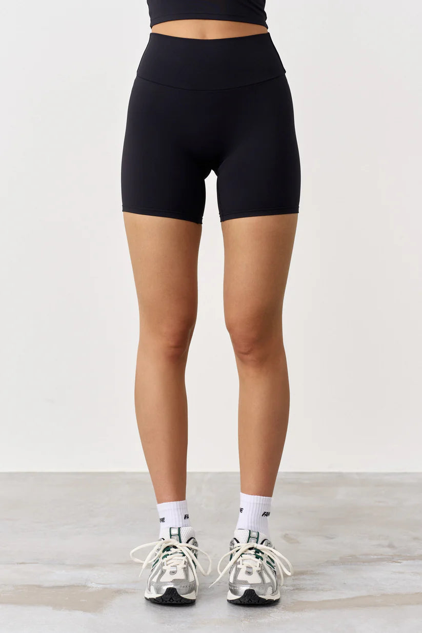 FAMME Signature Shorts Svart
