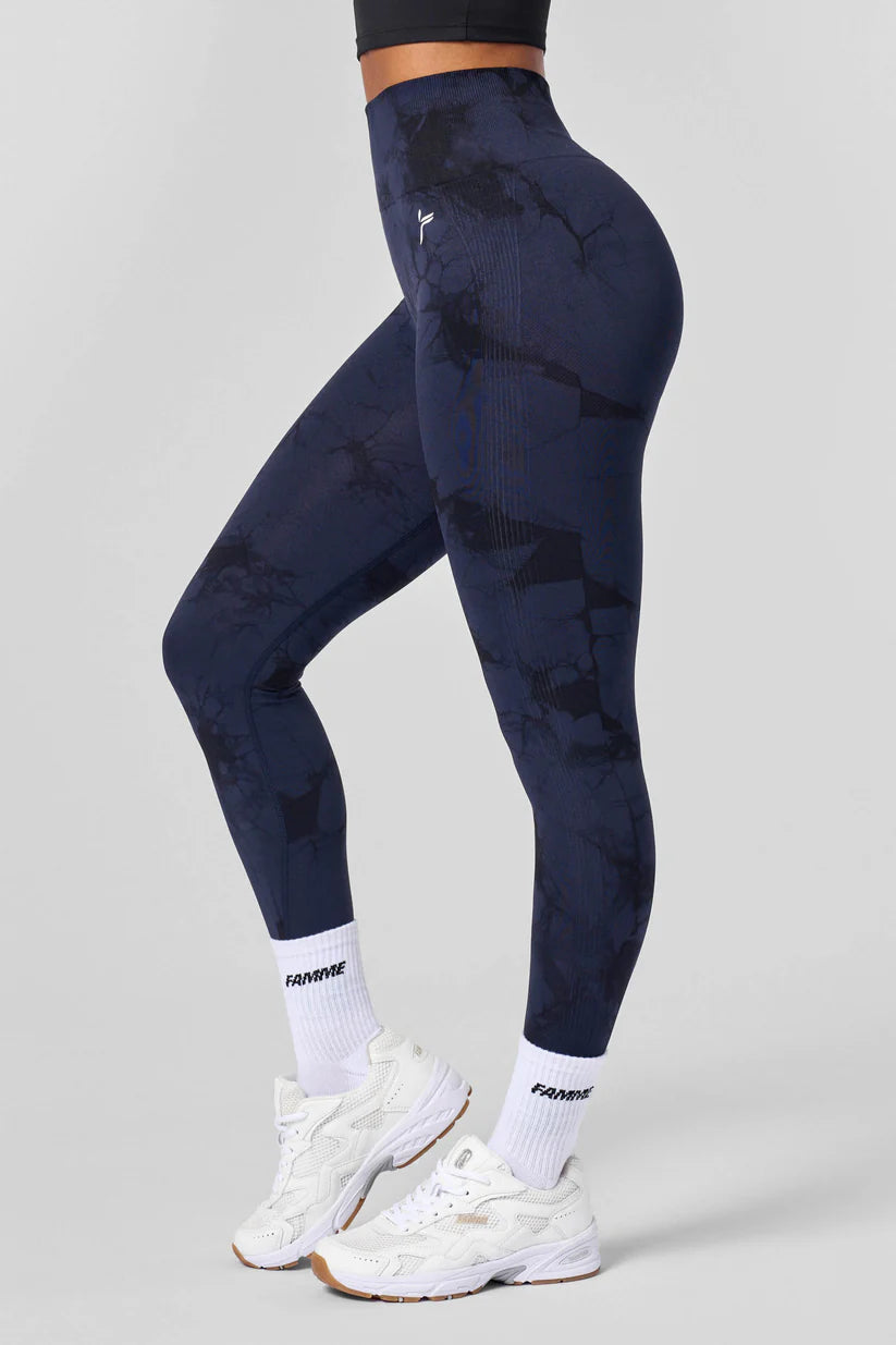FAMME Tie Dye Scrunch Tights Navy  – Sömlösa Träningstights