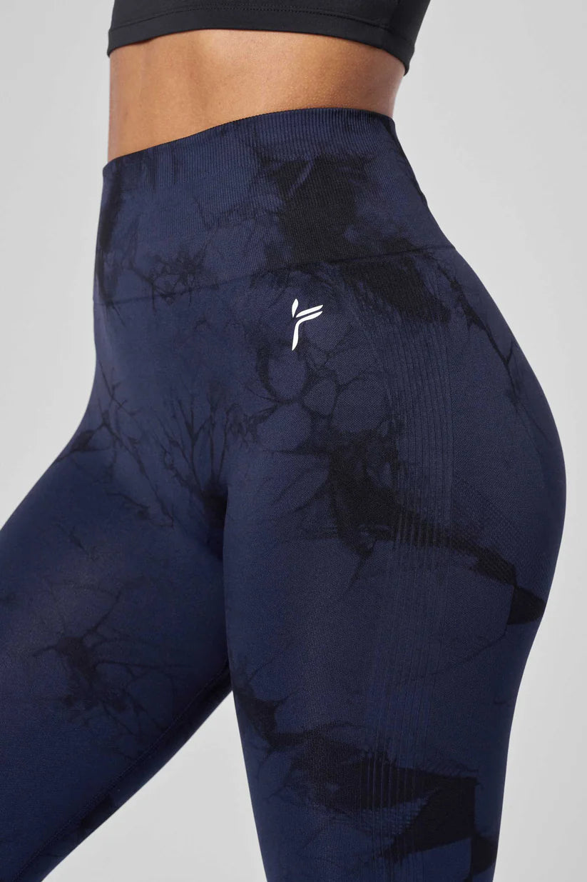 FAMME Tie Dye Scrunch Tights Navy  – Sömlösa Träningstights
