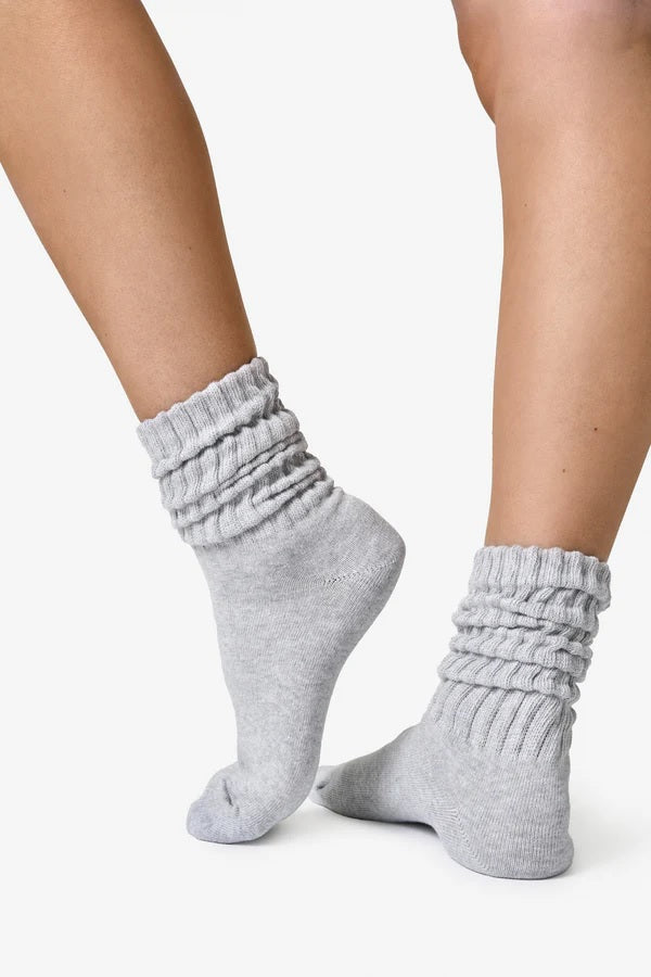 FAMME Slouchy Socks Grå – Lifestyle-strumpor FAMME