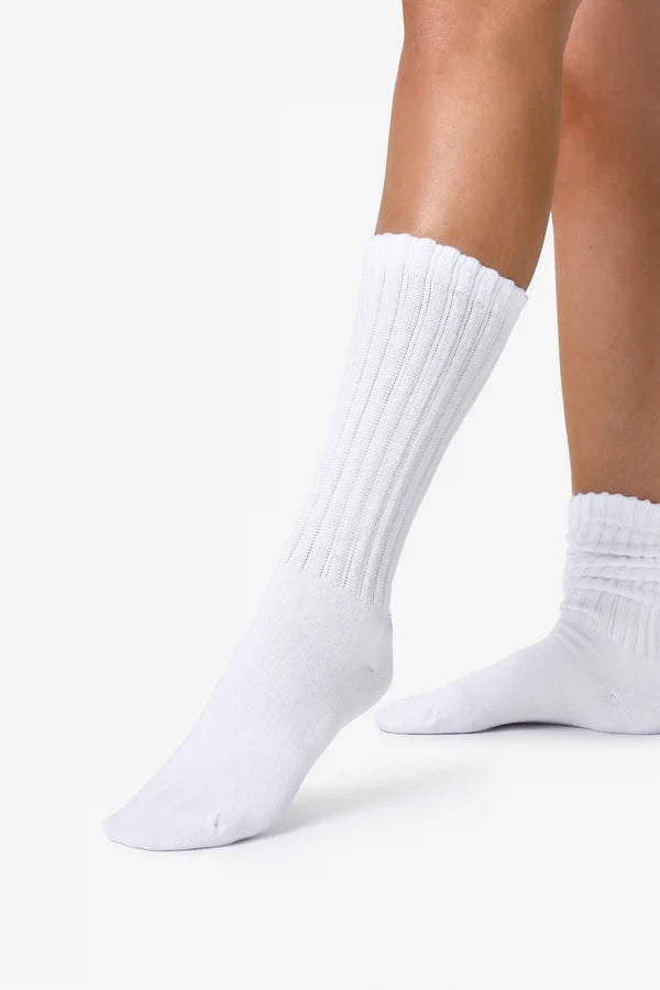 FAMME Slouchy Socks Vit – Lifestyle-strumpor FAMME