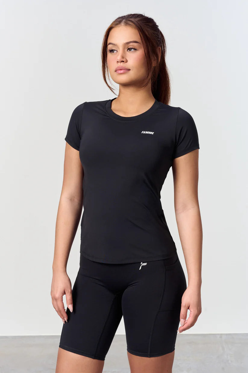 FAMME Essential T-shirt Svart