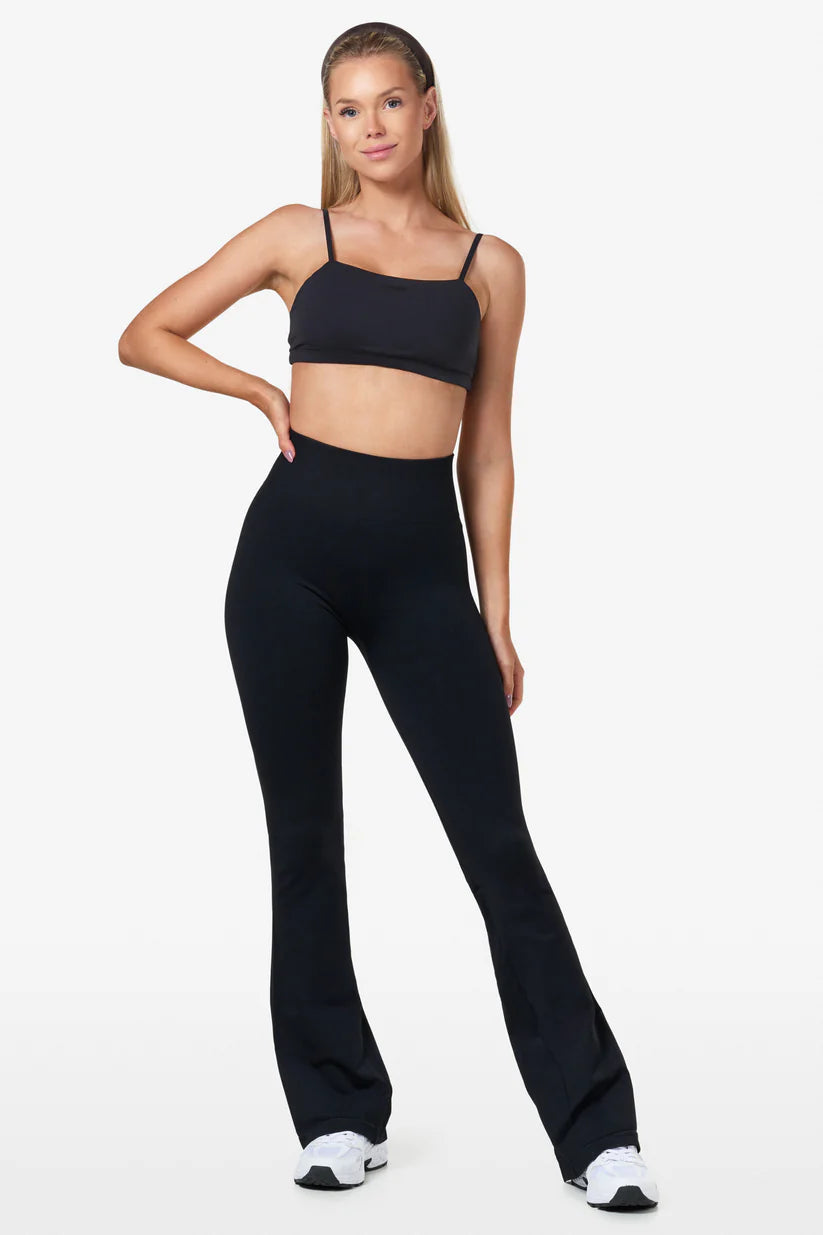 FAMME Scrunch Flared Tights Svart – Utsvängda