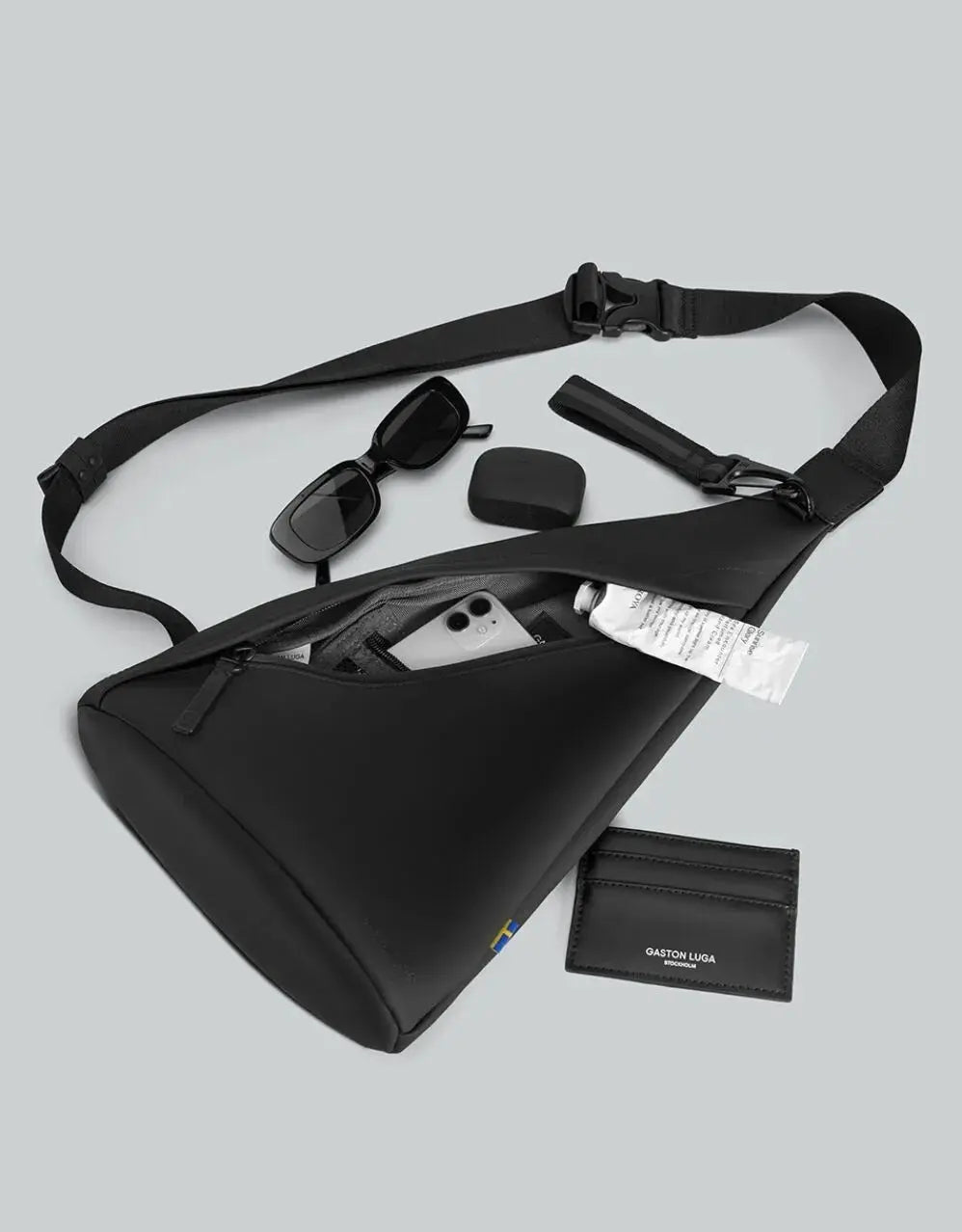 Gaston Luga Spläsh Sling Bag Svart Gaston Luga