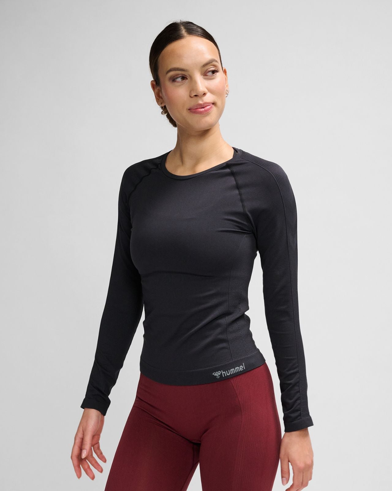 hmlCLEA SEAMLESS TIGHT T-SHIRT L/S Svart