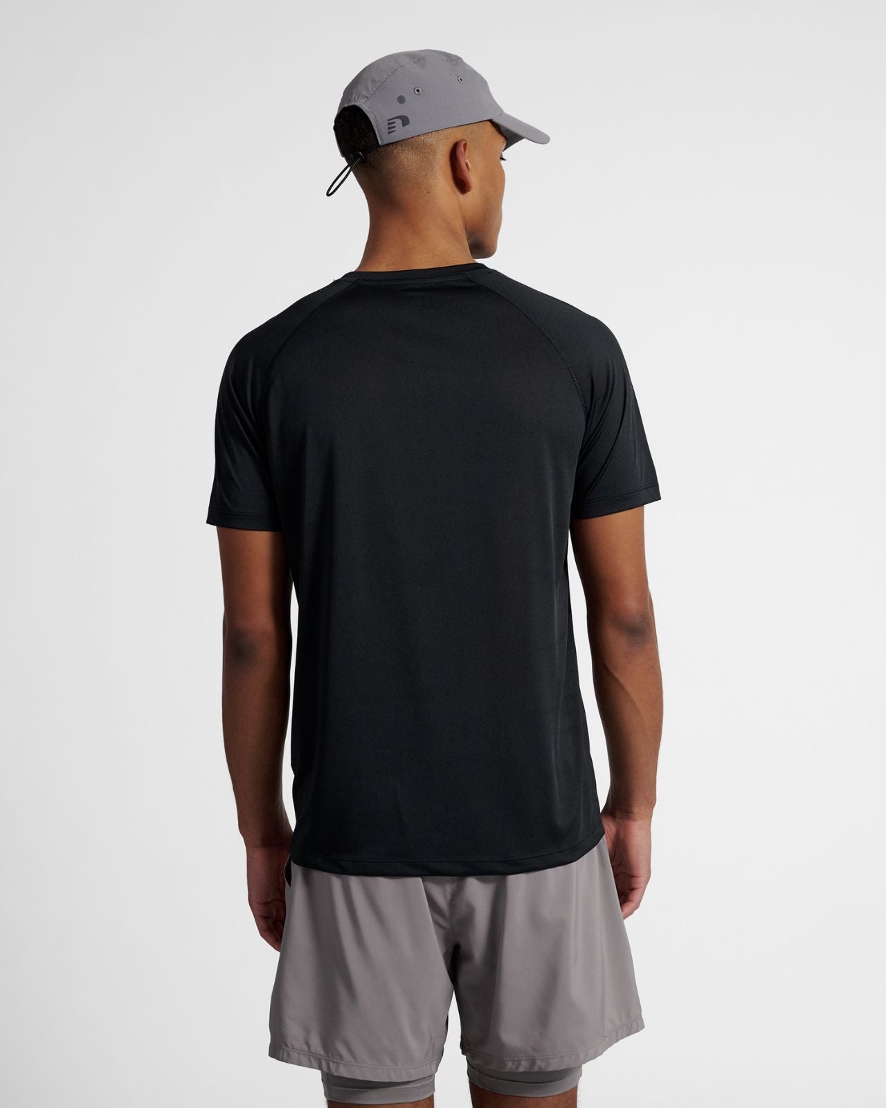 nwlBEAT T-SHIRT Svart