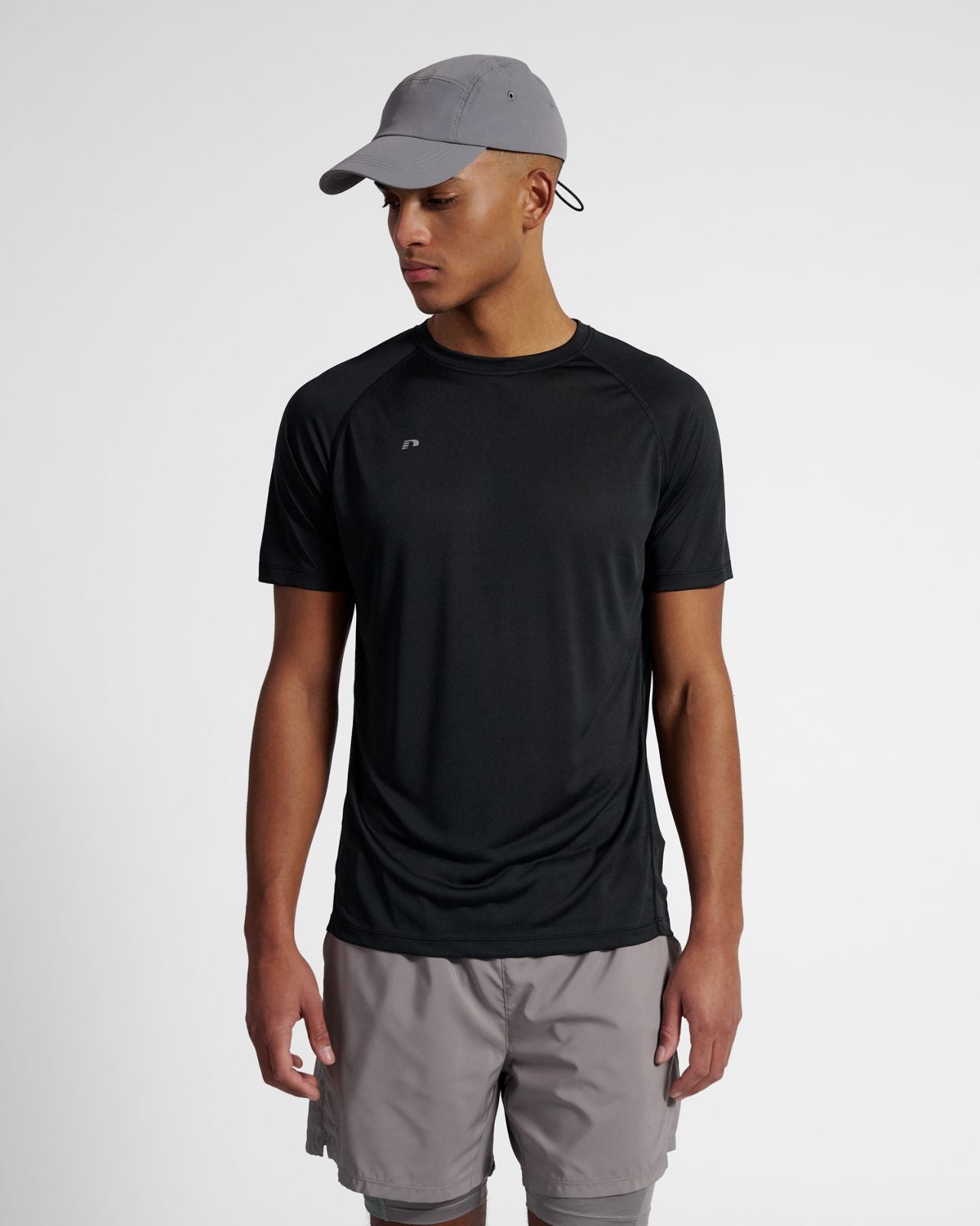 nwlBEAT T-SHIRT Svart