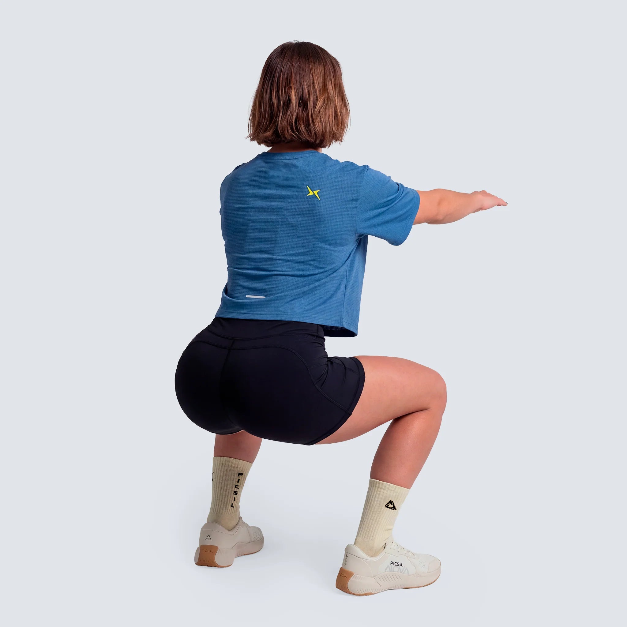 picsil-crop-performance-tshirt-ss26-cloud-2