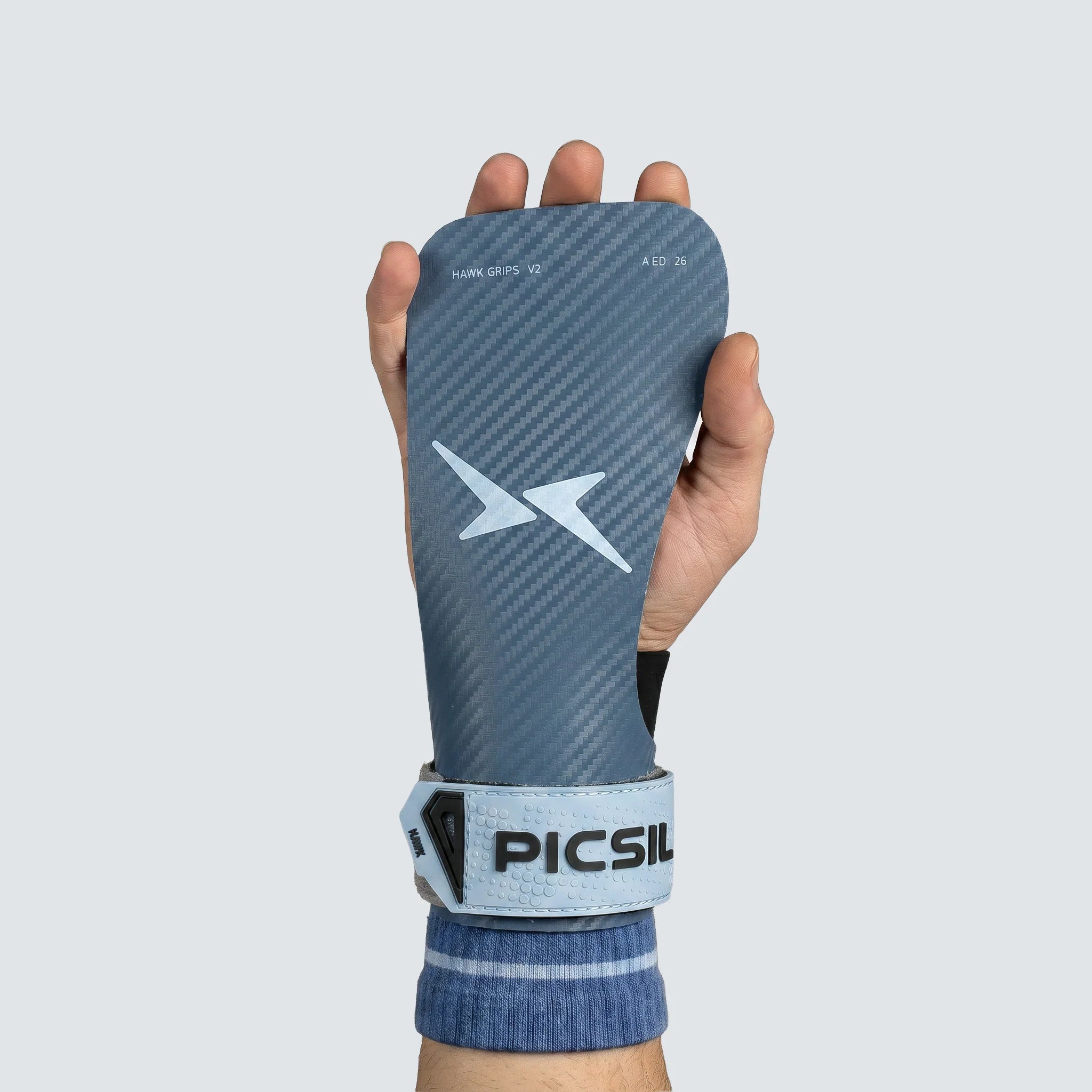 Picsil Hawk Grips Indigo modellbild pa hand