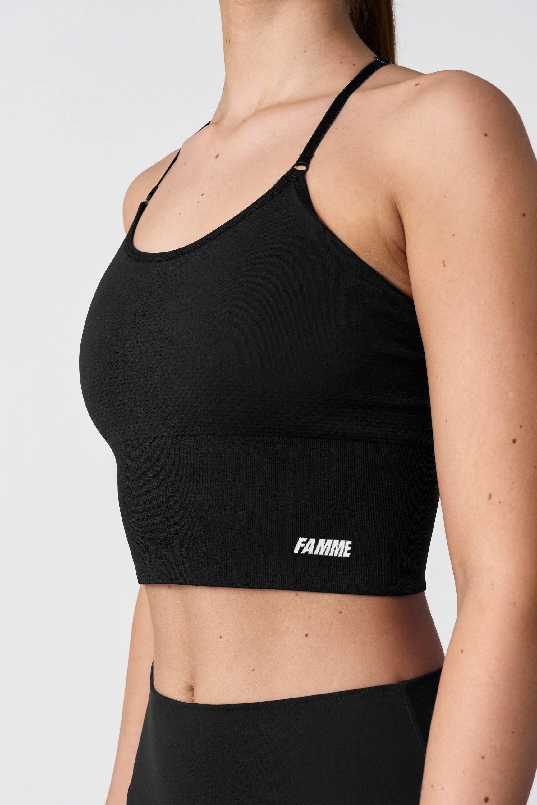 FAMME Power Seamless Top Svart