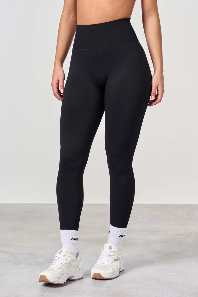 FAMME Refine Scrunch Tights Svart – Träningstights