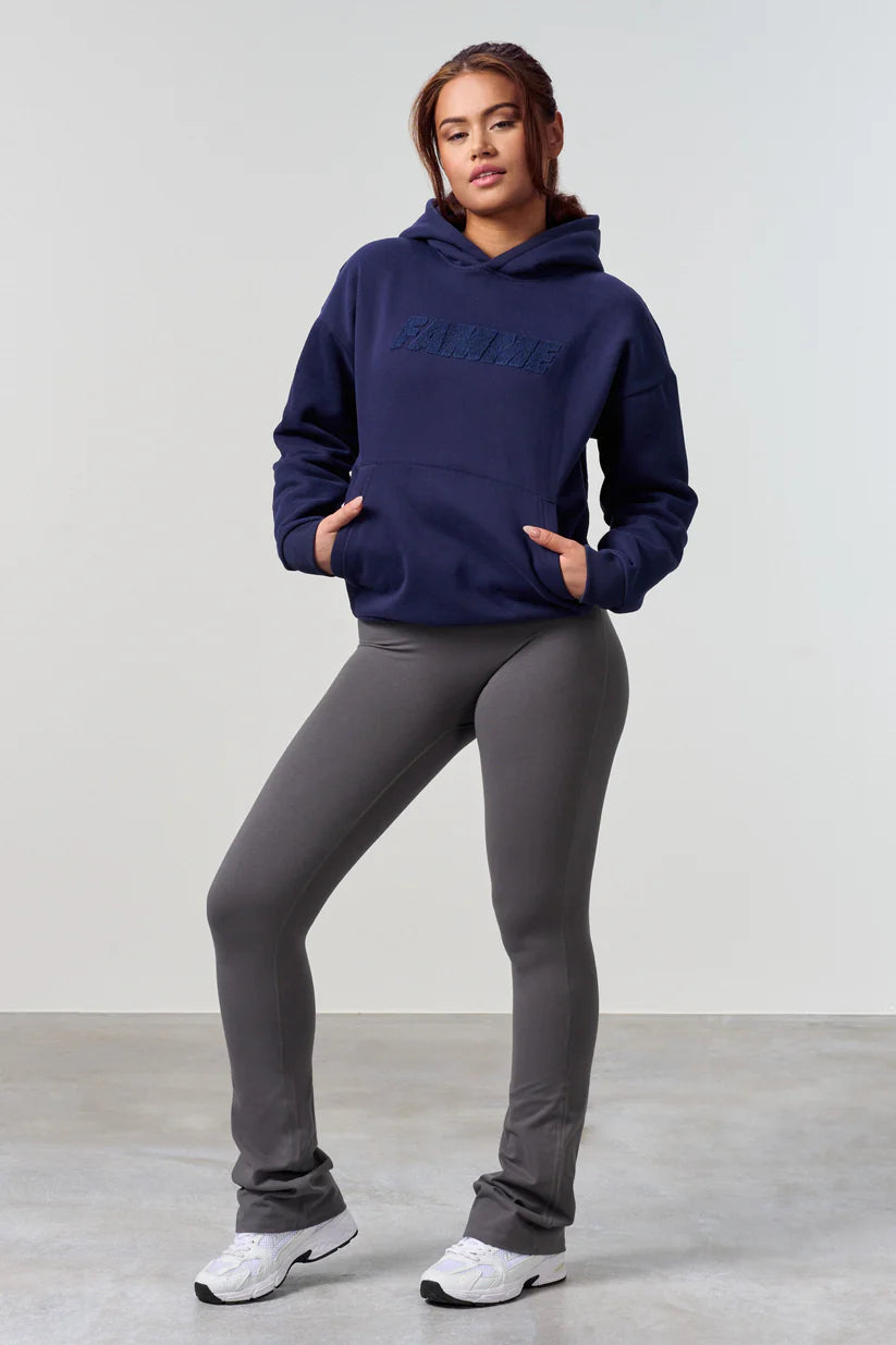 FAMME Represent Hoodie Blå – Oversized Huvtröja